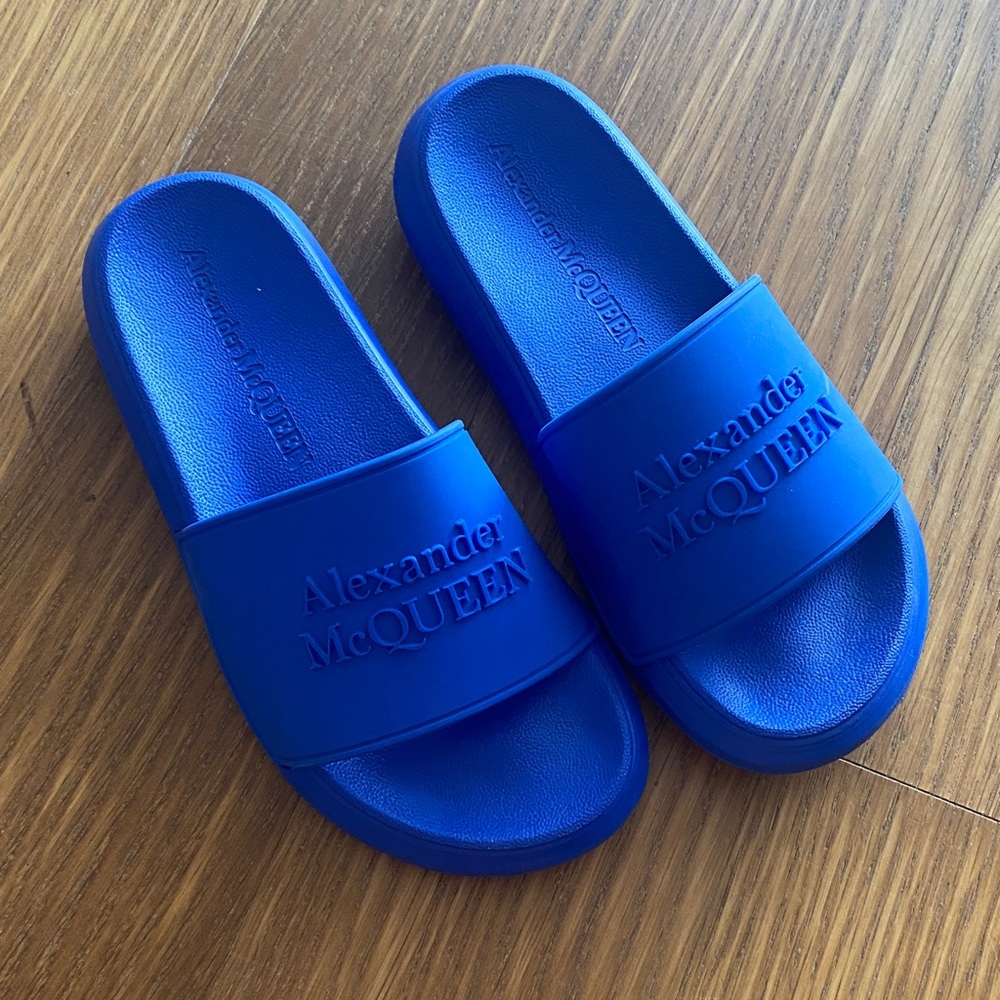 Alexander McQUEEN Women Bold Blue Logo Light Rubber Slides Sandals Size 5.5